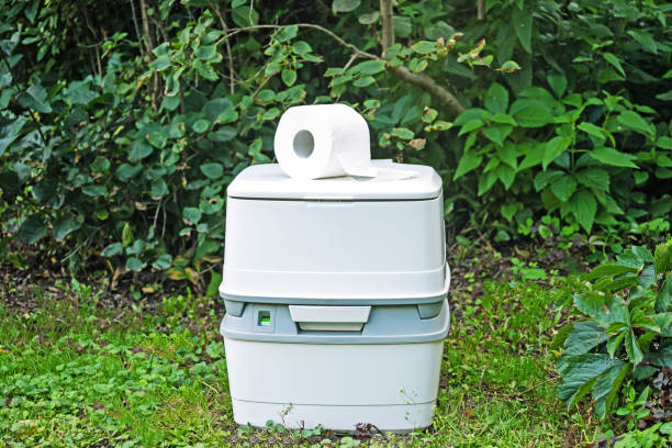 Best Portable restroom trailer rental  in Wood River, IL